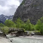 Lötschberg Grosszügige Und Helle 2-zimmerwohnung