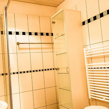 Bergblick, Maximal 4 Personen, Kueche, Balkon, Parkplatz Apartament Kandersteg