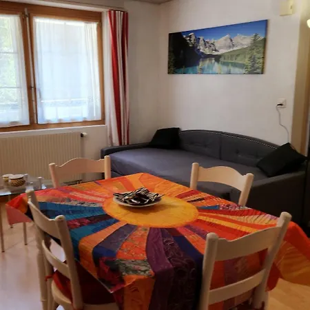 Bergblick, Maximal 4 Personen, Kueche, Balkon, Parkplatz Apartament *
