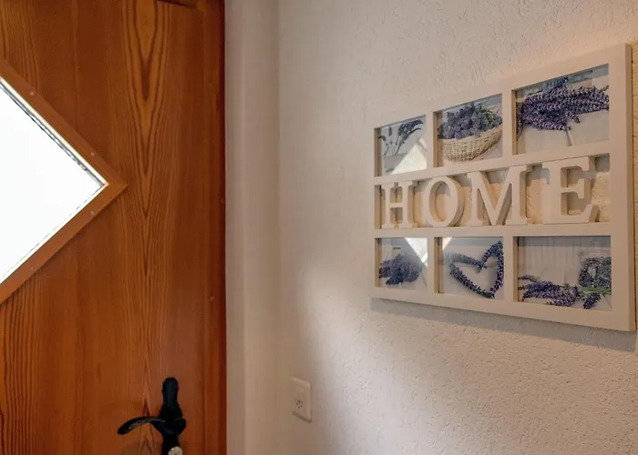 Loetschberg Grosszuegige Und Helle 2-zimmerwohnung 아파트