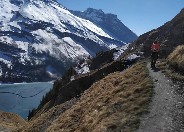 Loetschberg Grosszuegige Und Helle 2-zimmerwohnung 아파트